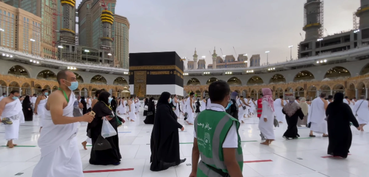 Al Yousaf Umrah Taxi — licensed private taxi service from Jeddah Airport to Makkah, serving Umrah pilgrims since 2021 with fixed SAR fares